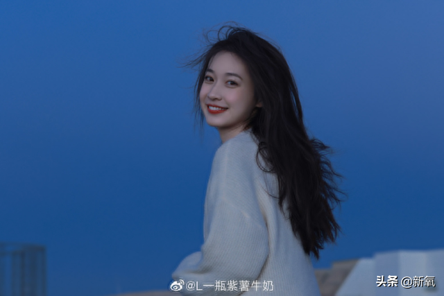 个性妩媚头像女，一点小性感 一点小妩媚微信（随便一张都是会被美少女们拿来做头像的程度）