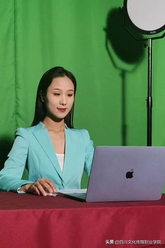 快乐星球第三部的简介，快乐星球第三部片尾（在文传什么是快乐星球）