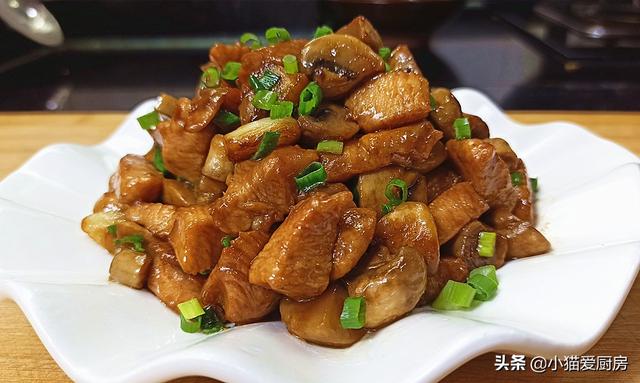 口蘑炒多久能熟，口蘑怎么炒（没想到鸡胸肉和口蘑一起炒这么好吃）