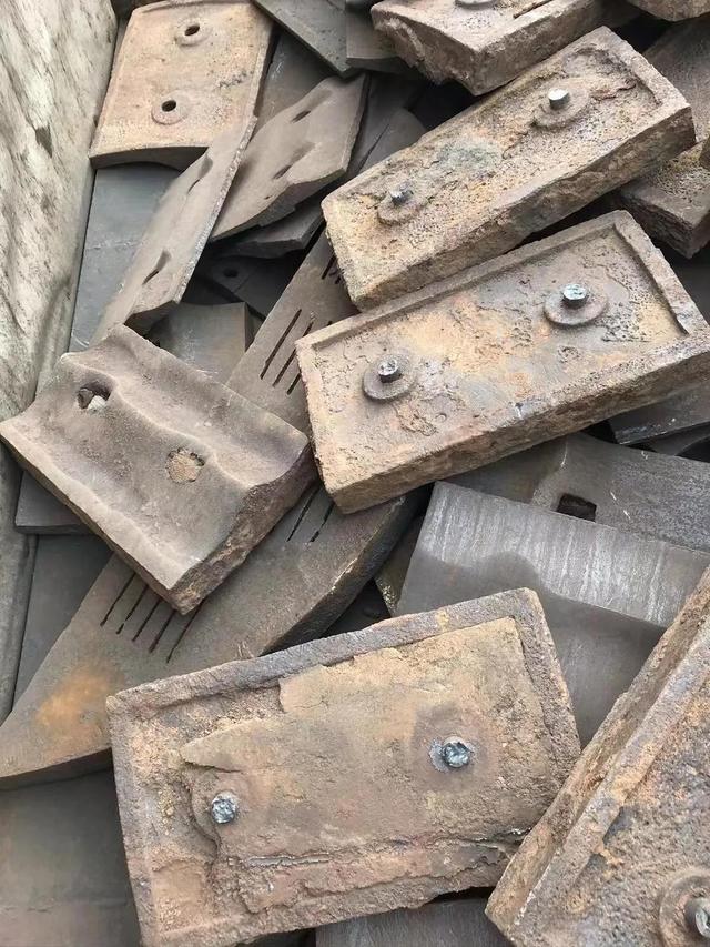 锰钢属于什么材料，锰钢抹子和不锈钢抹子哪个好（疯狂的锰钢）