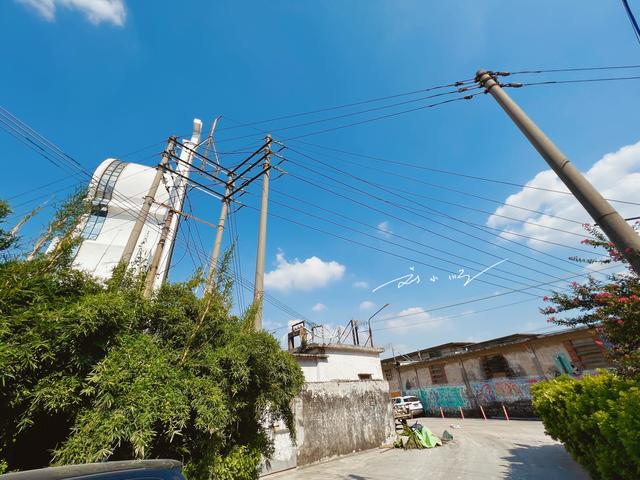 广州教堂，广东佛山这座造型奇怪的教堂（广州教堂在哪里）