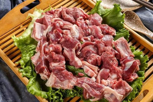 羊肉和什么菜搭配最好，羊肉和什么蔬菜搭配比较营养（教你菠菜羊肉的秘制做法）