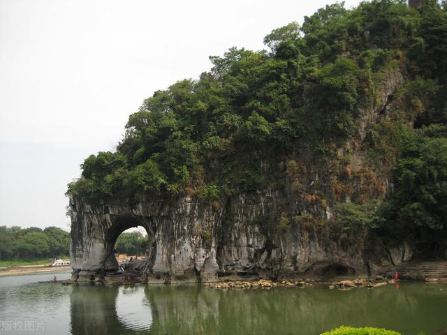 桂林旅游攻略必去景点，桂林旅游十大必须去的景点攻略（盘点桂林最值得去的10个景点）