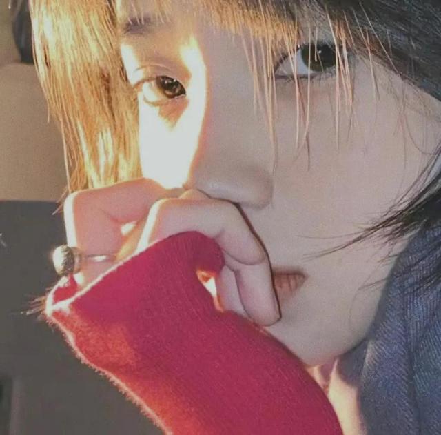 ins女生头像/时尚/高级感/2021/成熟，女生头像ins高级质感身材微信（ins风/高质量成熟女生头像）