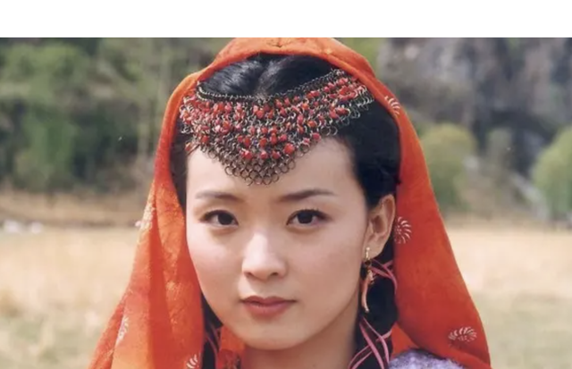 新上海滩方艳芸最后咋了，上海滩中的方艳芸（10位“大变脸”的内娱女神）