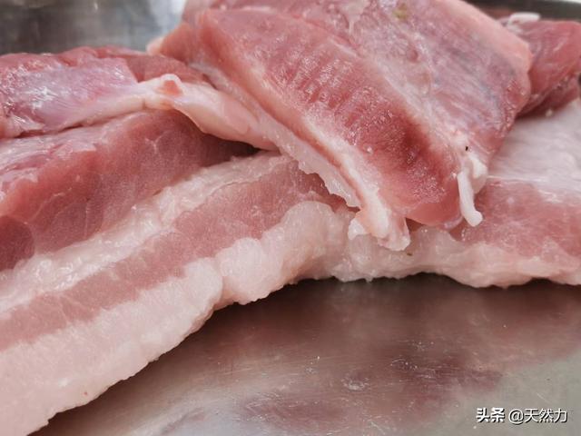 牙签肉的做法，外酥内嫩、酥香可口的牙签肉（牙签牛肉串的做法步骤）