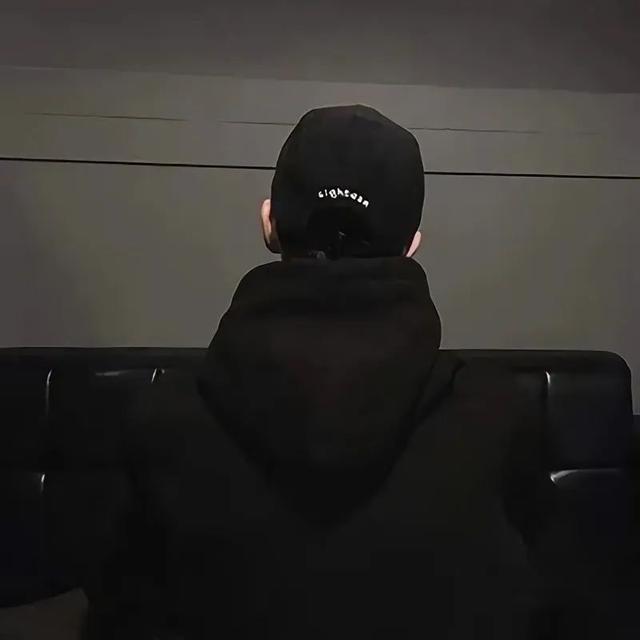 好看的男头，微信头像，好看的男头（好看帅气的个性男头像）