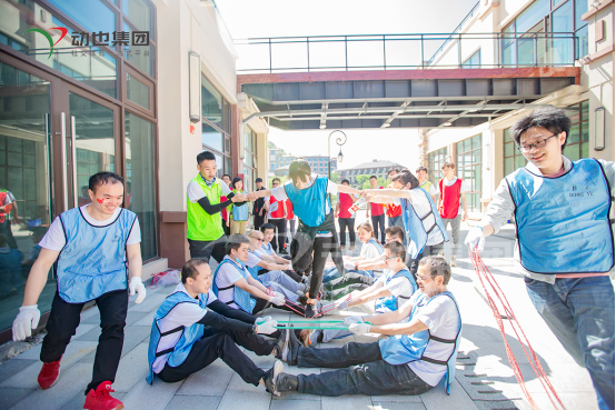 联欢会上的小游戏，篝火晚会趣味小游戏（年会上绝对不冷场的小游戏）