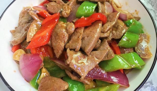 女人吃猪肝有什么好处，猪肝一周吃几次补血（多吃“4红3黑2绿”）