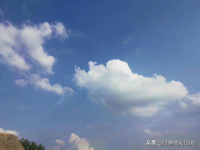 有一种治愈叫天空蓝，治愈系天空蓝什么意思（治愈系的蓝色天空之城）