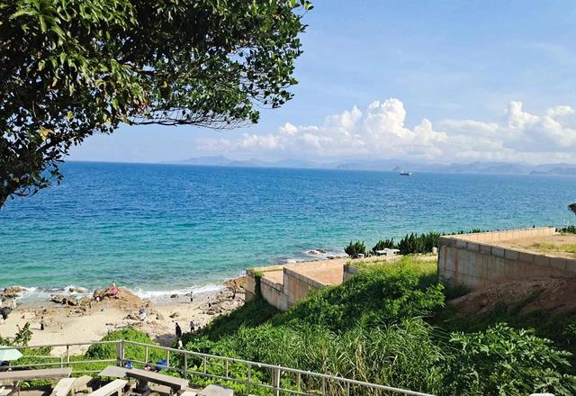 深圳西冲沙滩风景区，夏天是属于海边的季节