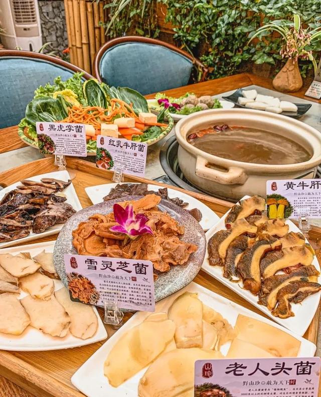 云南十大特色美食小吃，云南特色美食：你都尝过哪些