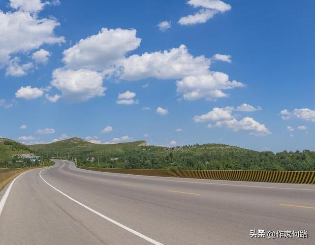 什么的道路填空，什么的道路填空词语二年级（四通八达的道路多么光明美好）