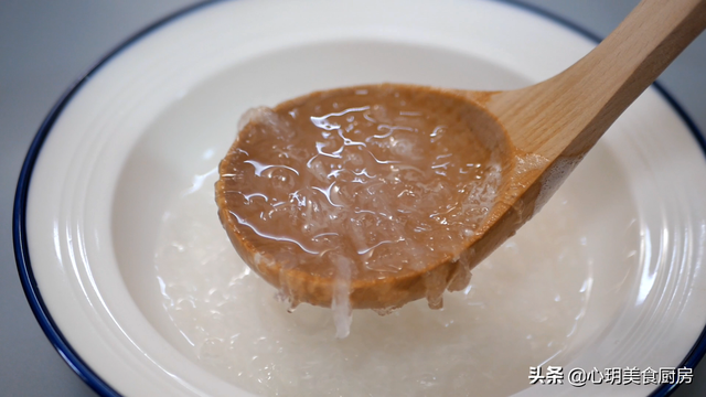 燕窝需要泡发多久，燕窝泡发要多久（6小时泡发5倍大）