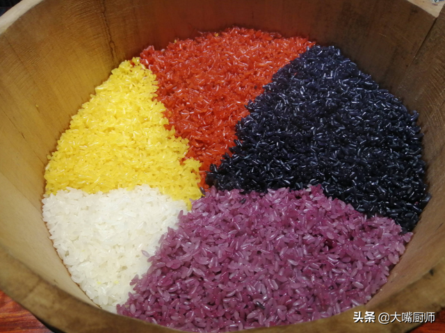 江米和糯米的区别，江米和糯米哪个更粘（分清“长粒”和“圆粒”）