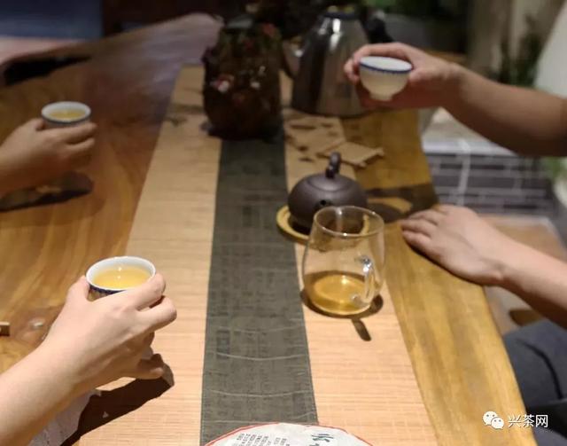 茶行业开启新零售模式，茶叶零售怎么做（茶叶零售终端转型升级路在何方）