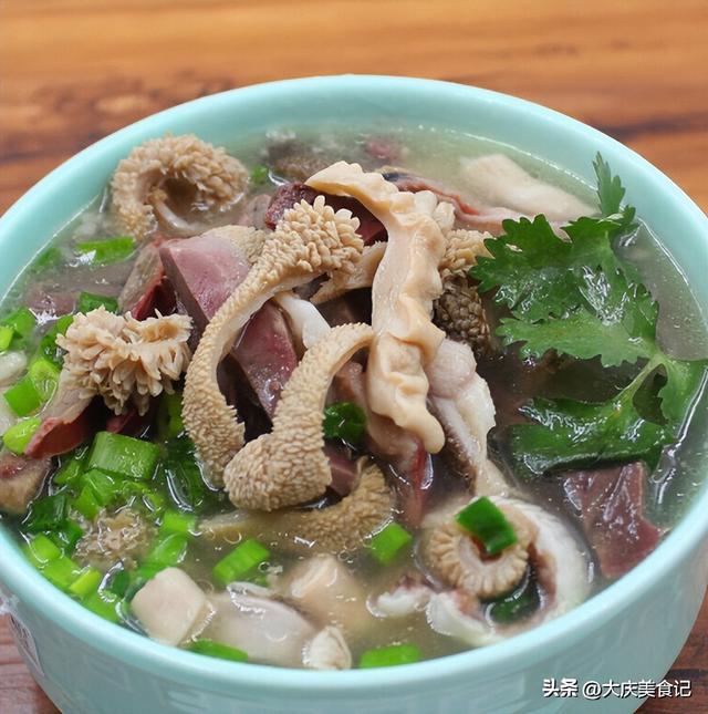 羊杂汤的做法，羊杂汤的做法视频（最忌直接加水煮）