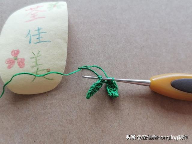 钩针编织小花朵，钩针编织花朵简单易学（新手半个小时就可以钩出来送给自己）