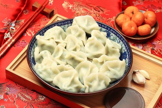 大年初一到十五的风俗，过年初一到十五的风俗有哪些（“大年初一到初七”原来要这样吃）