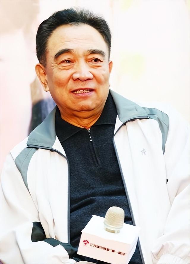 鲍国安宋江，鲍国安宋江图片（“曹操”鲍国安的“消失”）