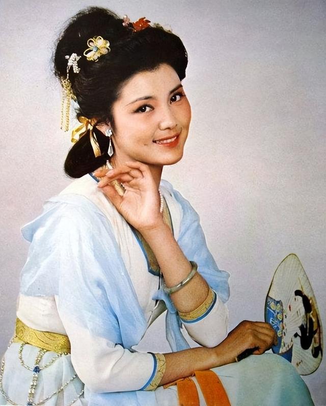 歌手姜黎黎简历，姜黎黎：嫁小3岁汪宝生