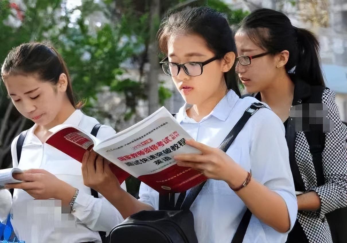 考研怎么选学校和专业（24考研怎么选学校）