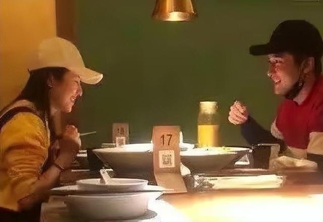 张新成喜欢李兰迪吗私下关系揭秘，网曝青春剧CP相恋6年