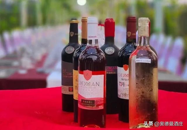 红酒兑什么好喝，红酒多少度的为好酒（吃这些美食时，来杯红酒更配哦）