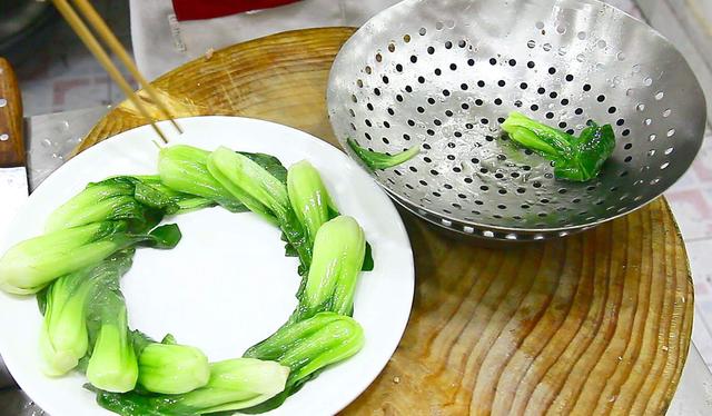 菠菜和什么菜搭配是最佳，菠菜十种最佳吃法（把全家老小钙都补足了）