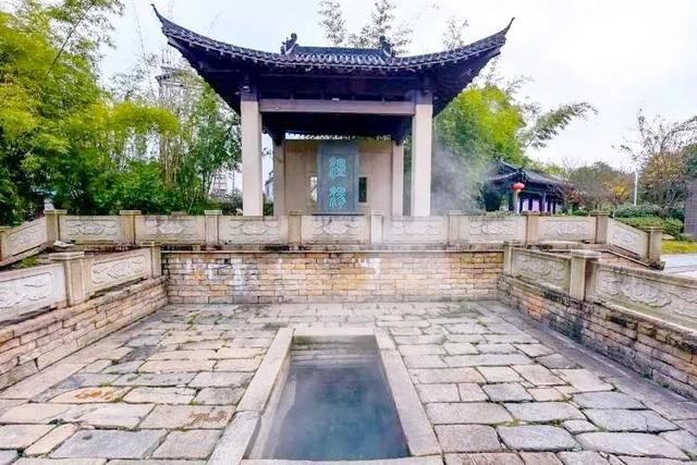 江西十大适合中老年人旅游的地方是什么，江西适合老年人去的旅游景点（拥有世界唯一的富硒温泉）