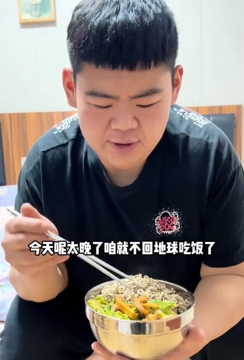中国最胖的人3600斤，中国目前最胖的人是谁（“中国第一胖”王浩楠）