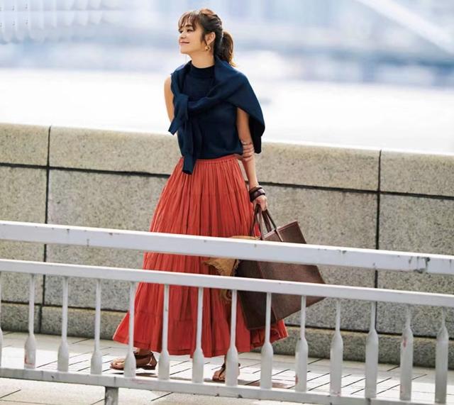 女人40算中年吗，40岁的女人是中年人吗（“时尚穿搭”的2个真相）