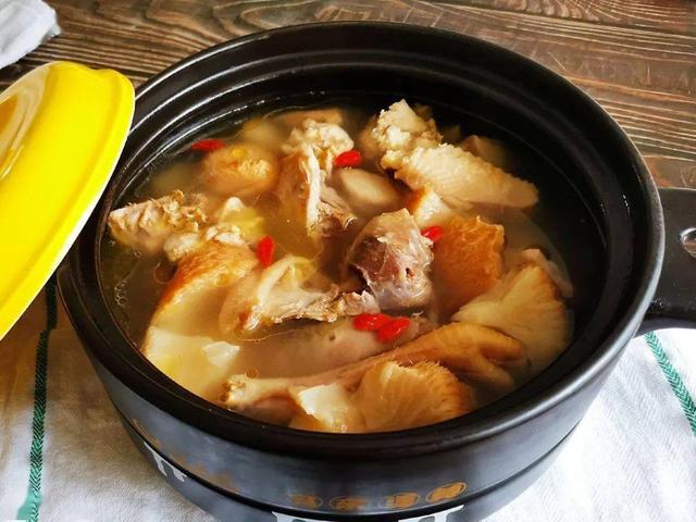 江西美食，江西美食作文600字（江西最出名的9道名菜）