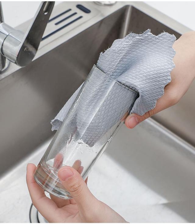 什么是地板清洁剂，地板清洁剂主要作用（我家那些19.9元包邮的清洁“神器”）