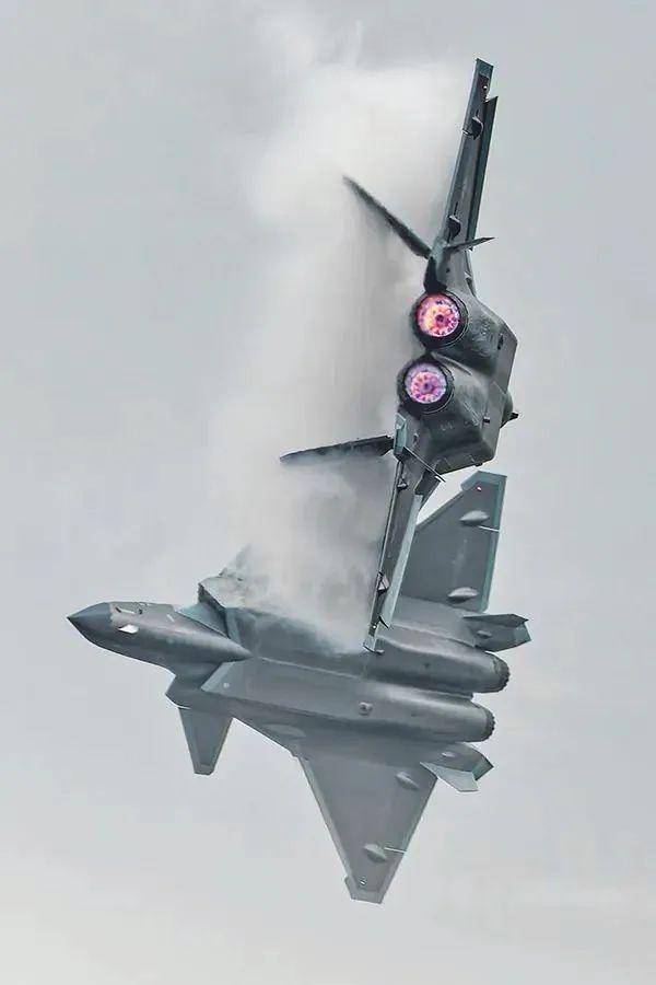 中国人民解放军空军，中国人民解放军空军成立时间（人民空军，生日快乐）