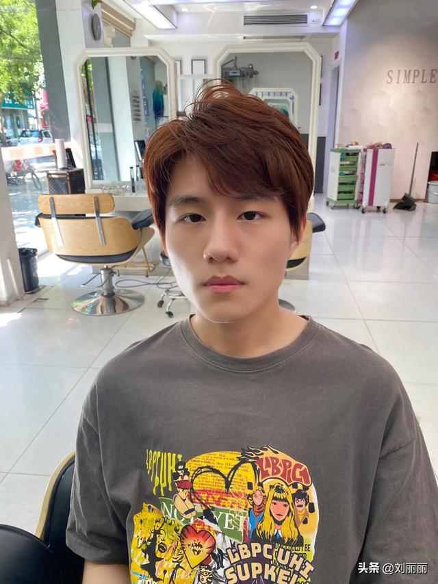 男生什么发型好看，男生弄什么发型好看（男士发型别乱剪）