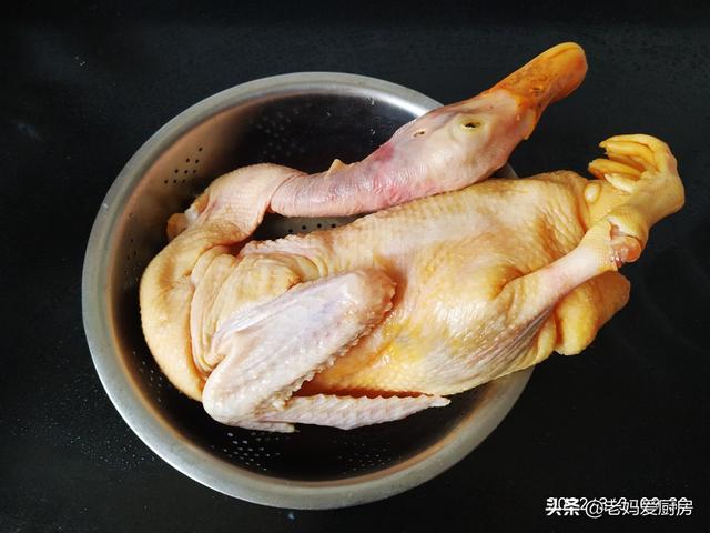 土鸭子怎么做好吃，土鸭肉怎么做（儿子说味道不输饭店）