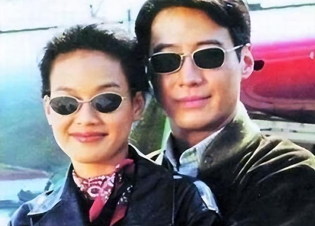 黎明女粉合照，流水的女神。盘点百搭天王黎明和美女们的合照。