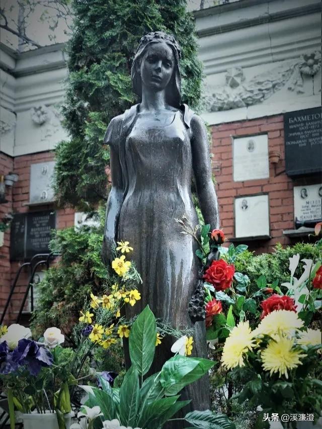 变色龙的作者，变色龙的作者是什么（戈尔巴乔夫将入葬的莫斯科新圣女公墓）