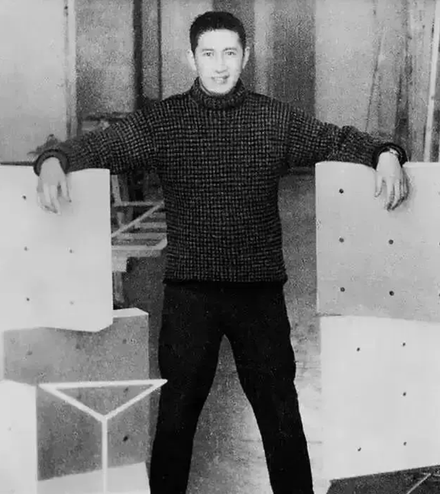 木心的诗《借我》，从前的那个我 木心（一个在黑暗中大雪纷飞的人）