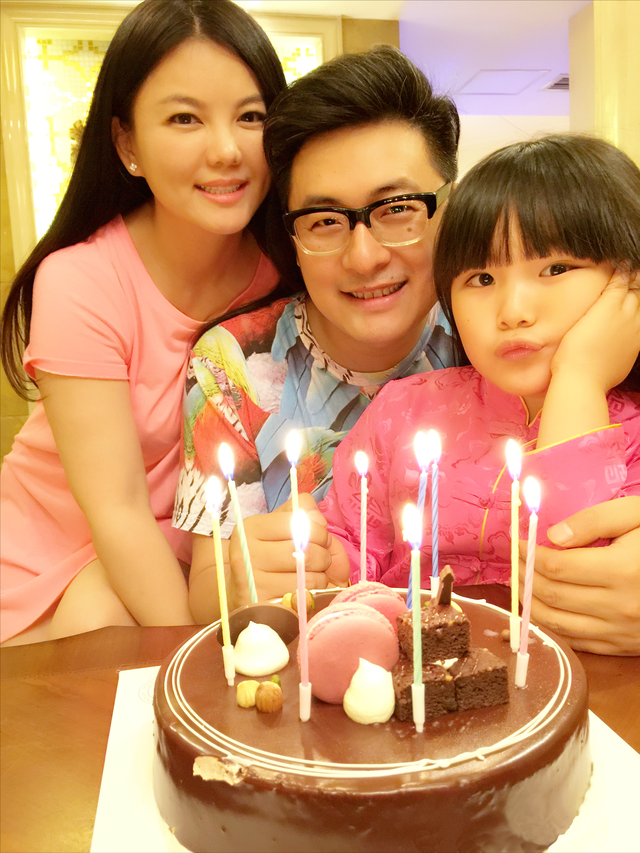李湘与李厚霖离婚16年：她再婚后又离婚，他为何至今单身？