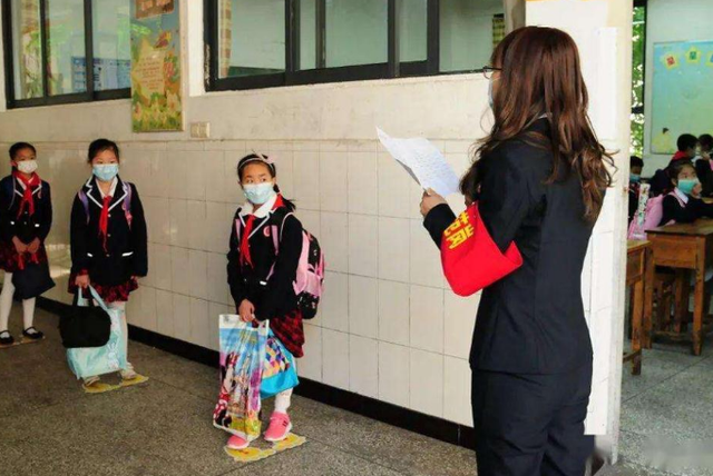 简单笔画少的女孩名字，简单大气笔画少的女孩名字（“极简风格”姓名火了）