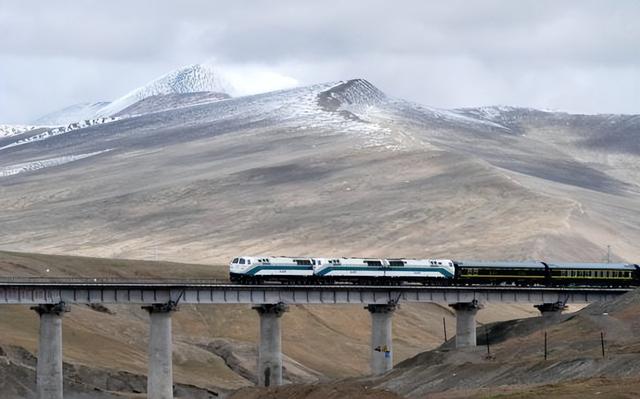 尼泊尔人口多少，尼泊尔的人口是多少（与中国相邻的尼泊尔）