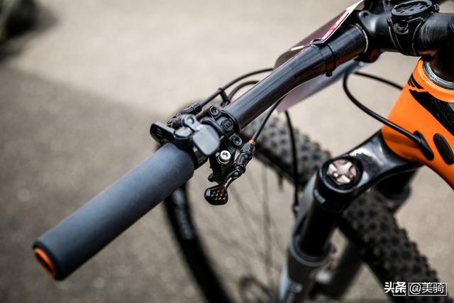 山地自行车全面图，山地世界杯赛场的9辆顶级XC硬尾山地车