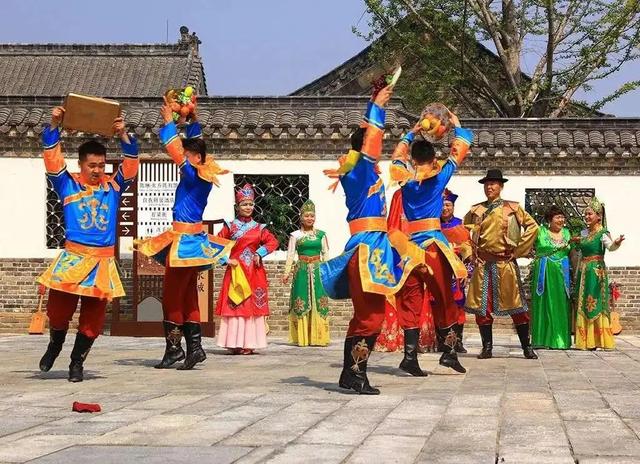 锡伯大饼的做法，锡伯饼怎么做（新疆锡伯族人的习俗风情）