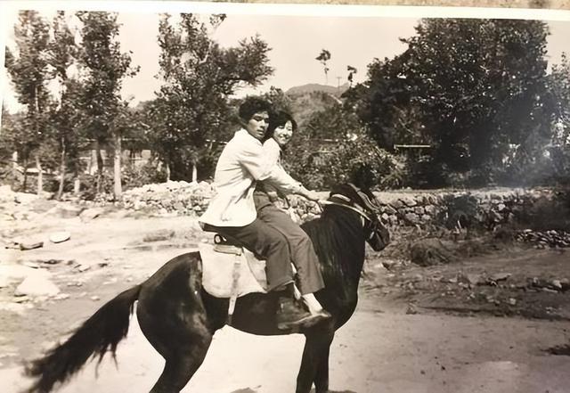 朱时茂个人资料，朱时茂个人资料简介（帮丈夫照顾9个兄妹）