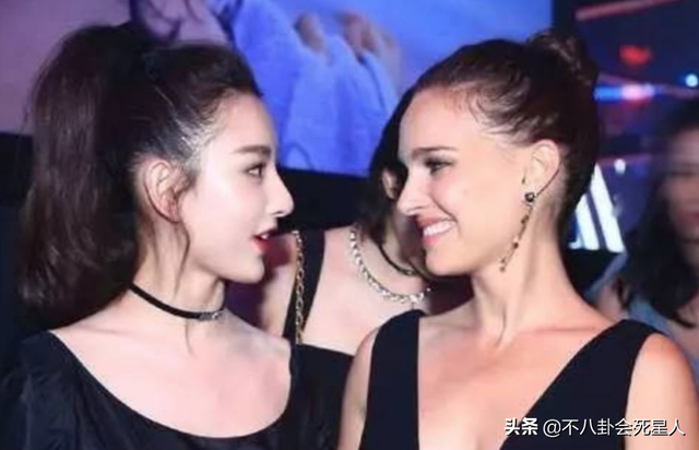 矮个女星谎报身高，穿高跷、垫木板、踩箱子，一拍戏就原形毕露
