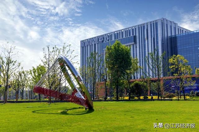 南京职业学校排名，南京交通职业技术学院怎么样（南钢位列2022中国制造业企业500强第61位）