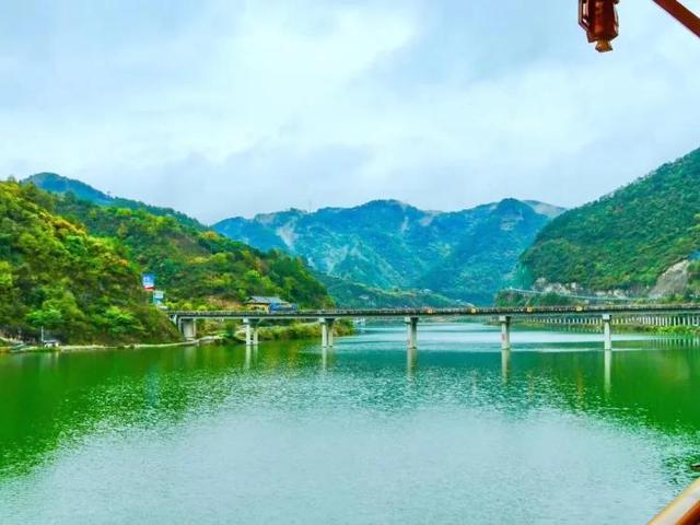 黔东南旅游十大景点排行榜，贵州黔东南十二个著名旅游景点