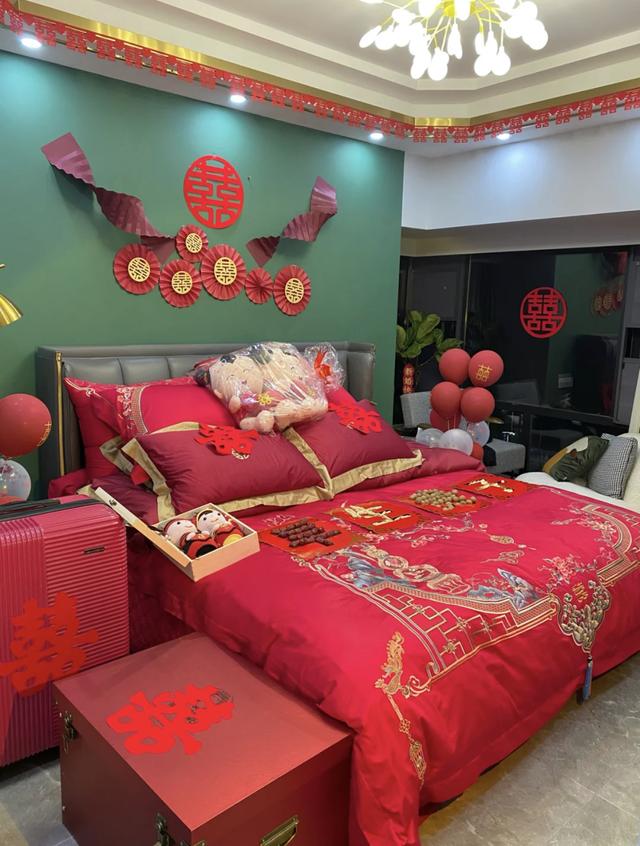 婚房怎么布置既简单又漂亮，婚房布置 简单漂亮（湖南95后小姐姐的婚房火了）